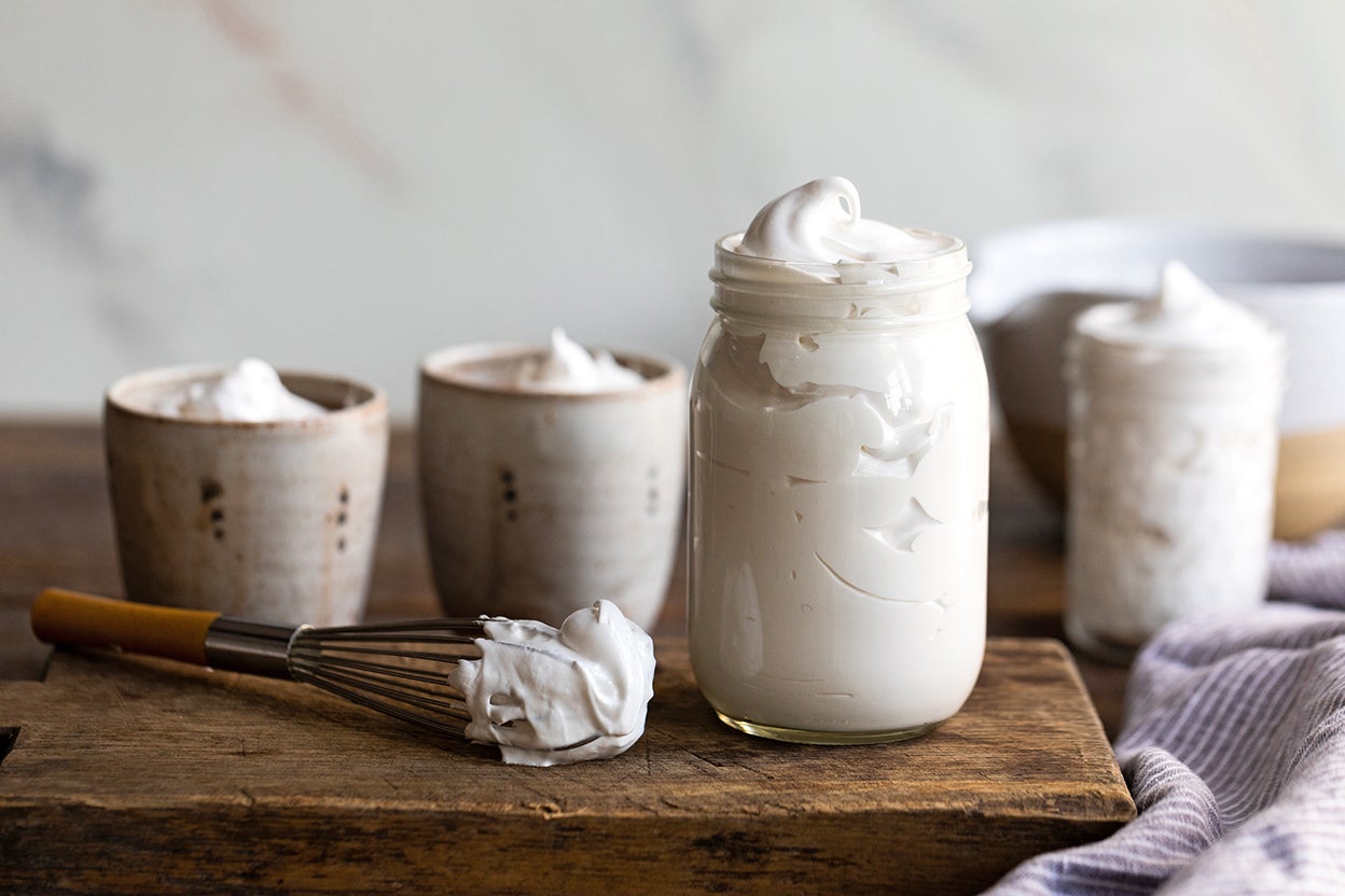 Homemade Marshmallow Fluff Recipe (2 versions: With or Without