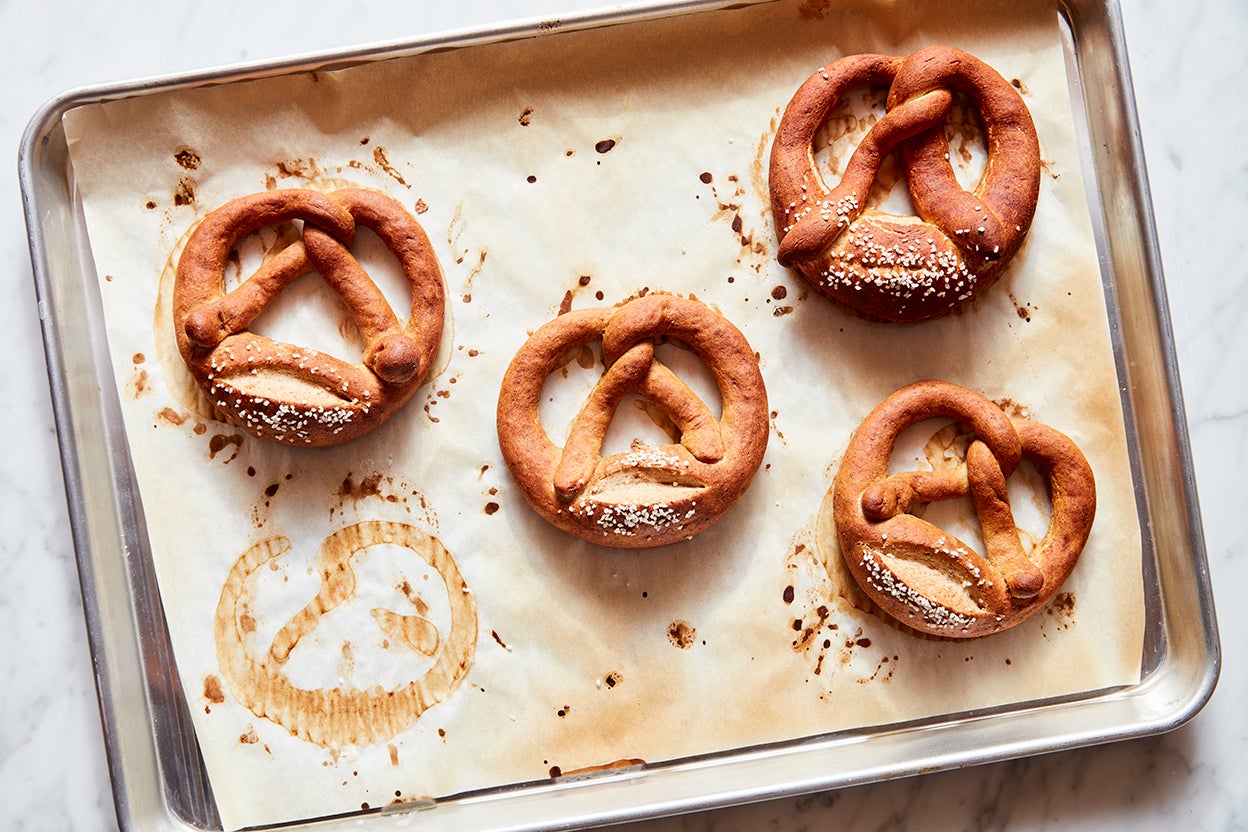 Rye Pretzels with Cheesy Beer Sauce