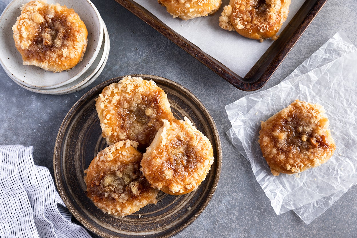 Vegan Caramel Apple Kolaches