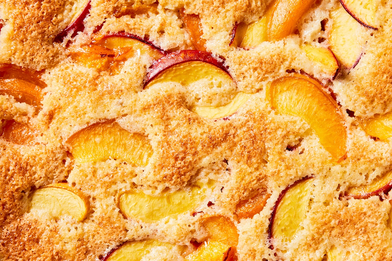 https://www.kingarthurbaking.com/sites/default/files/2021-06/KABC-Fresh-Fruit-Cobbler-02.jpg