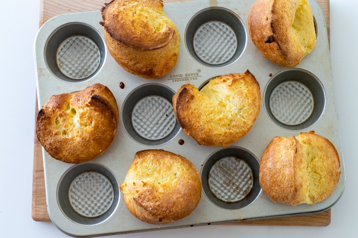 https://www.kingarthurbaking.com/sites/default/files/2022-04/sourdough-popovers-blog-4.jpg