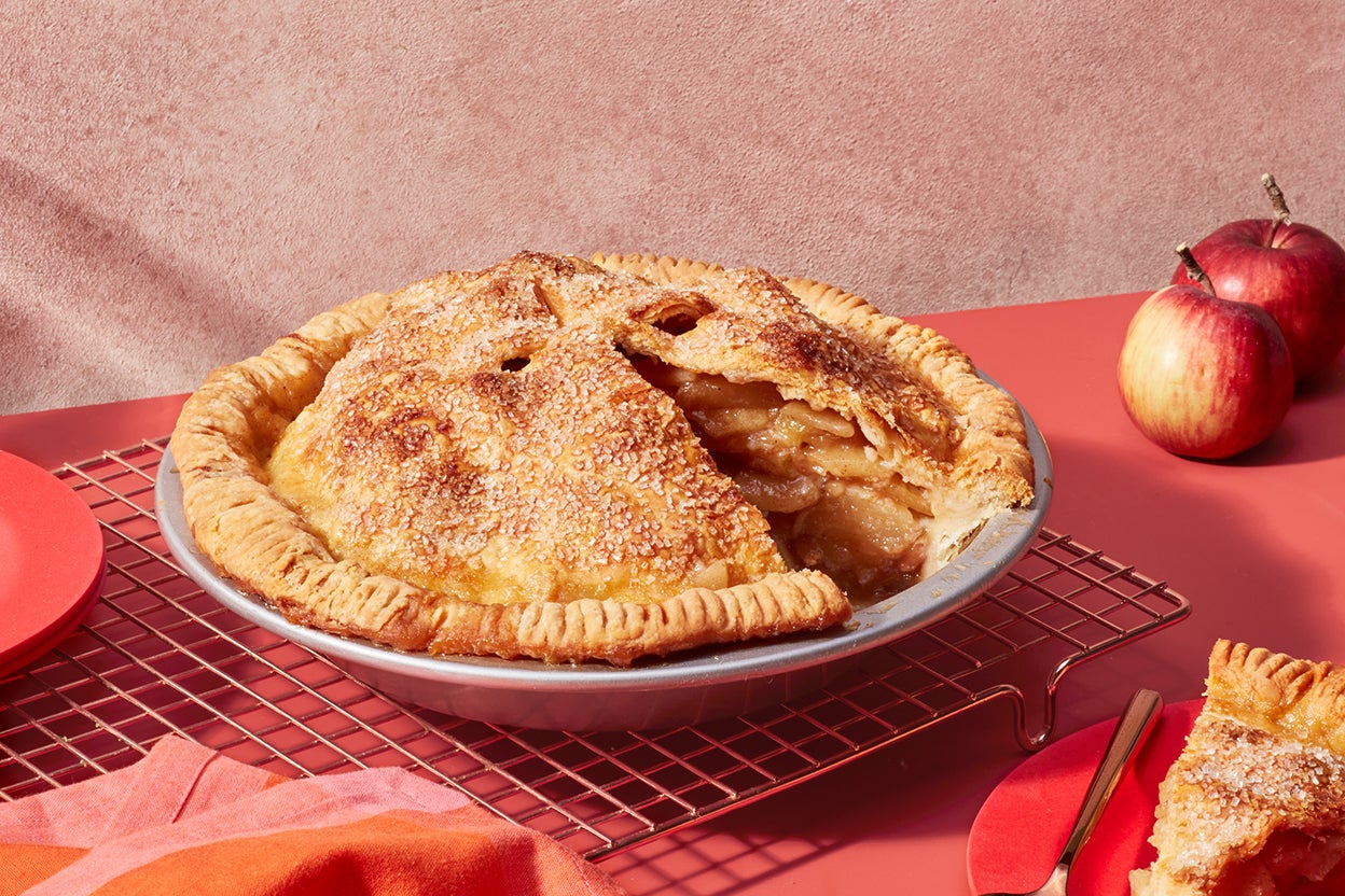 https://www.kingarthurbaking.com/sites/default/files/2022-11/Apple-Pie-Classic-Hero_0114-1.jpg