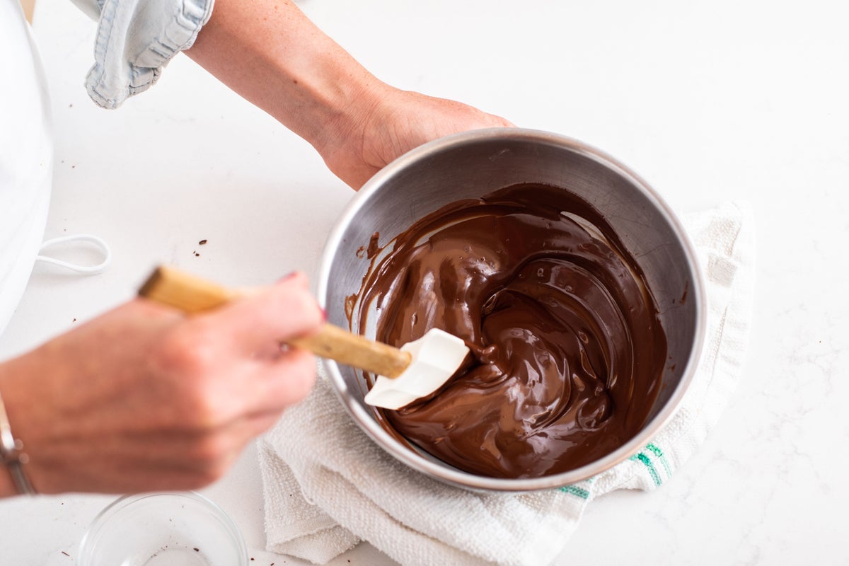 How to Melt Chocolate in a Double Boiler - Always Eat Dessert