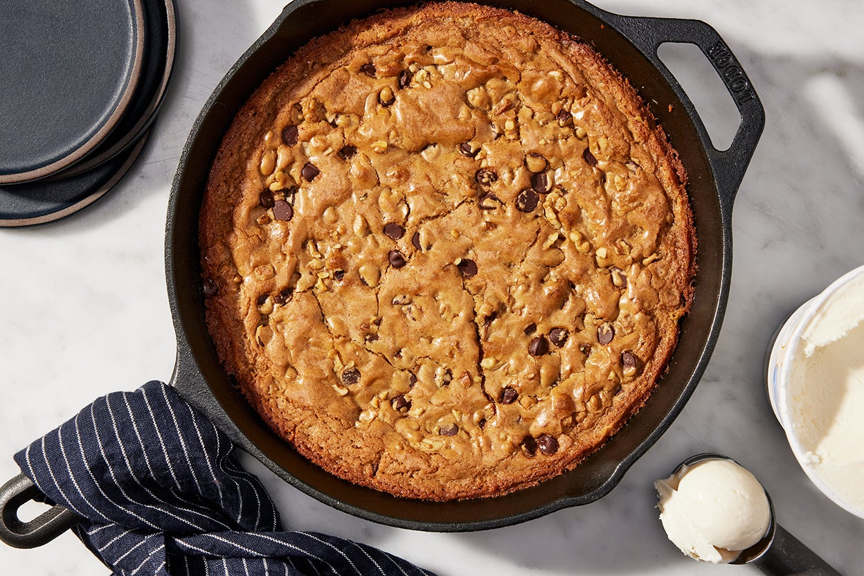 How to Make Best Cast Iron Skillet Chocolate Chip Cookie