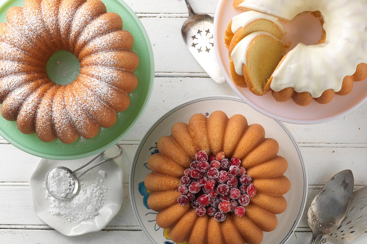 Decorating a Fluted Cake