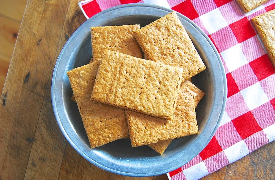 Homemade Graham Crackers Recipe (with White and Wheat Flours)