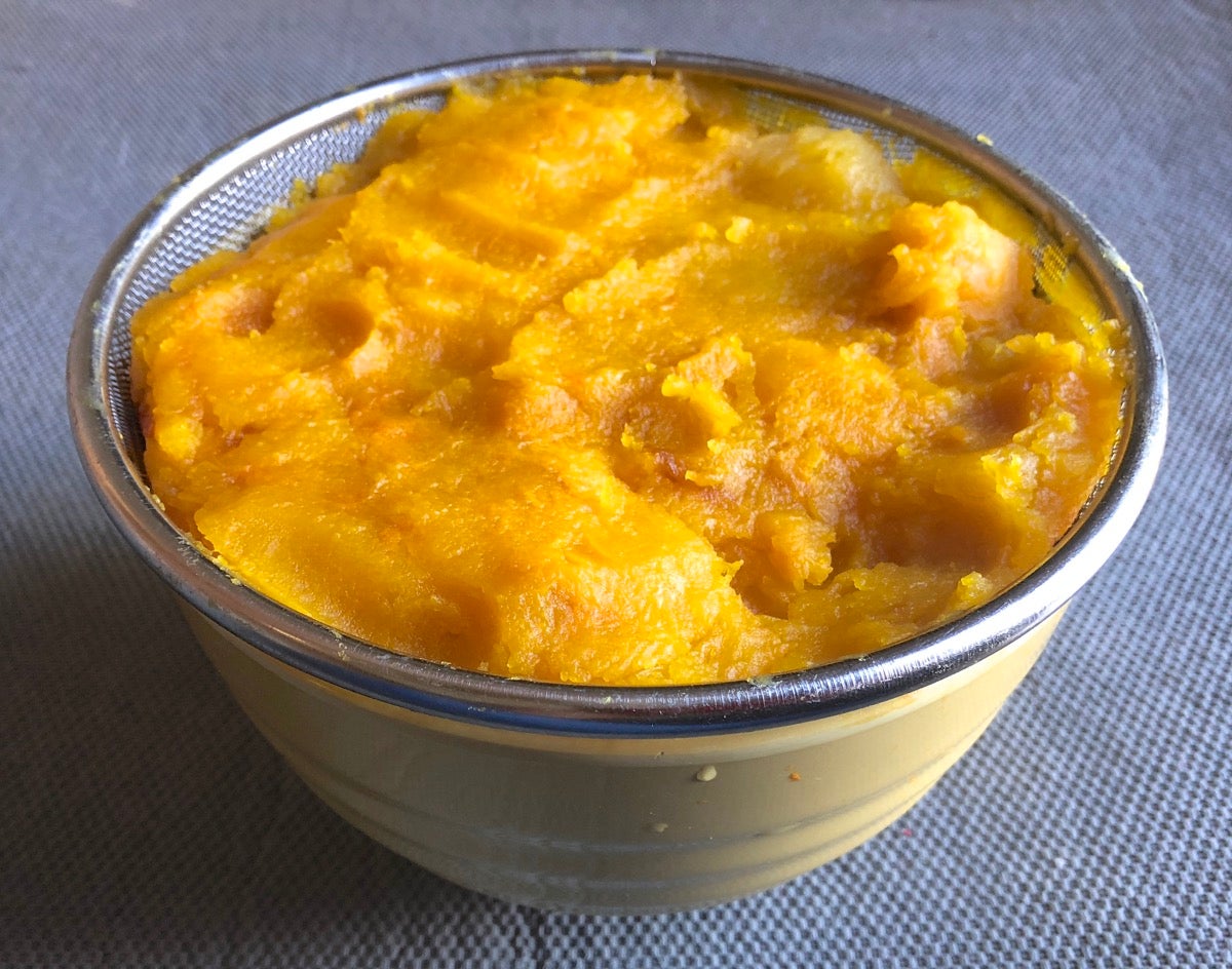 How to make homemade pumpkin puree via @kingarthurflour