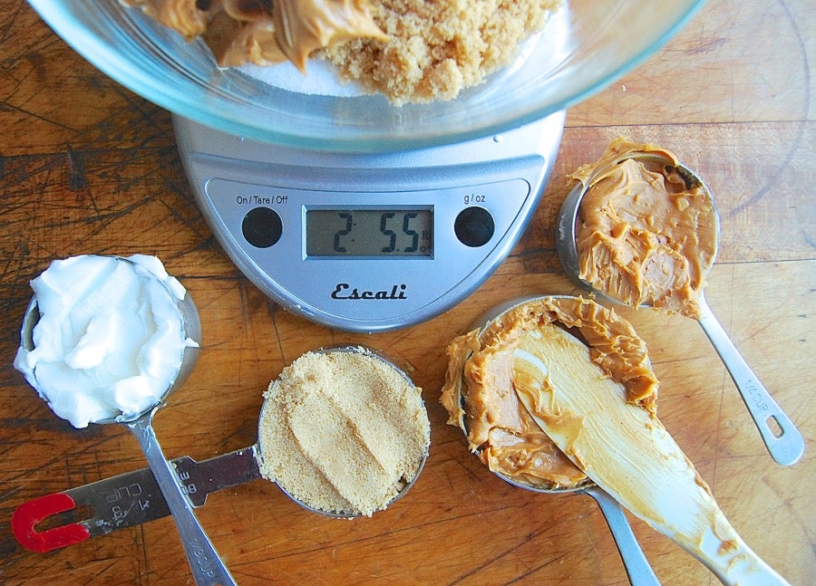 How to Measure Ingredients for Baking