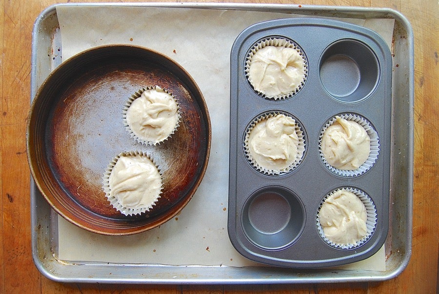 How to use cupcake and muffin papers