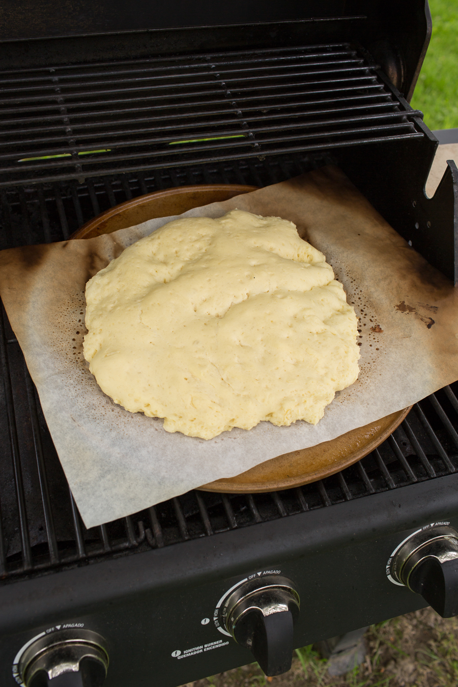 Tips for making grilled pizza via @kingarthurflour