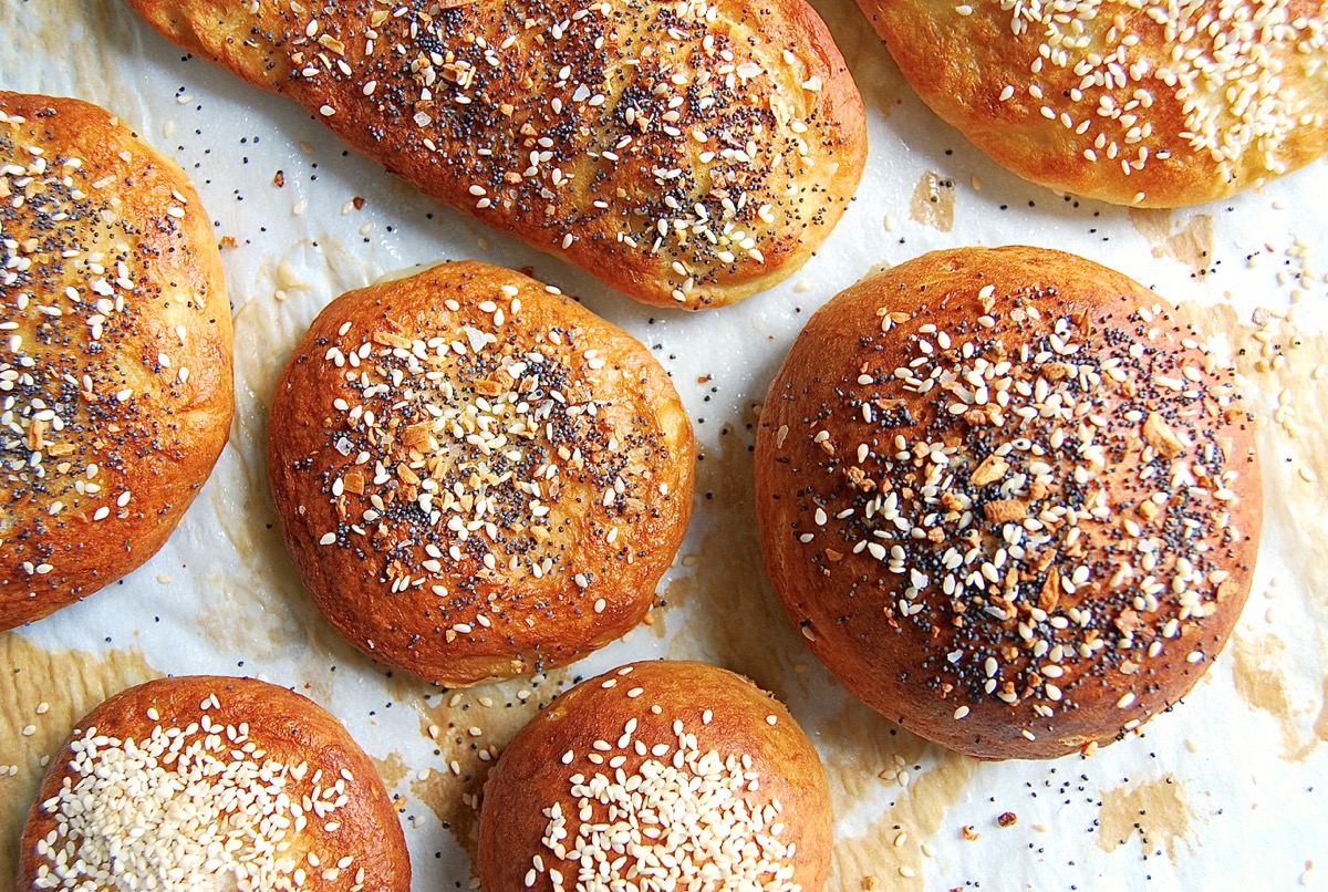Pretzel buns via @kingarthurflour