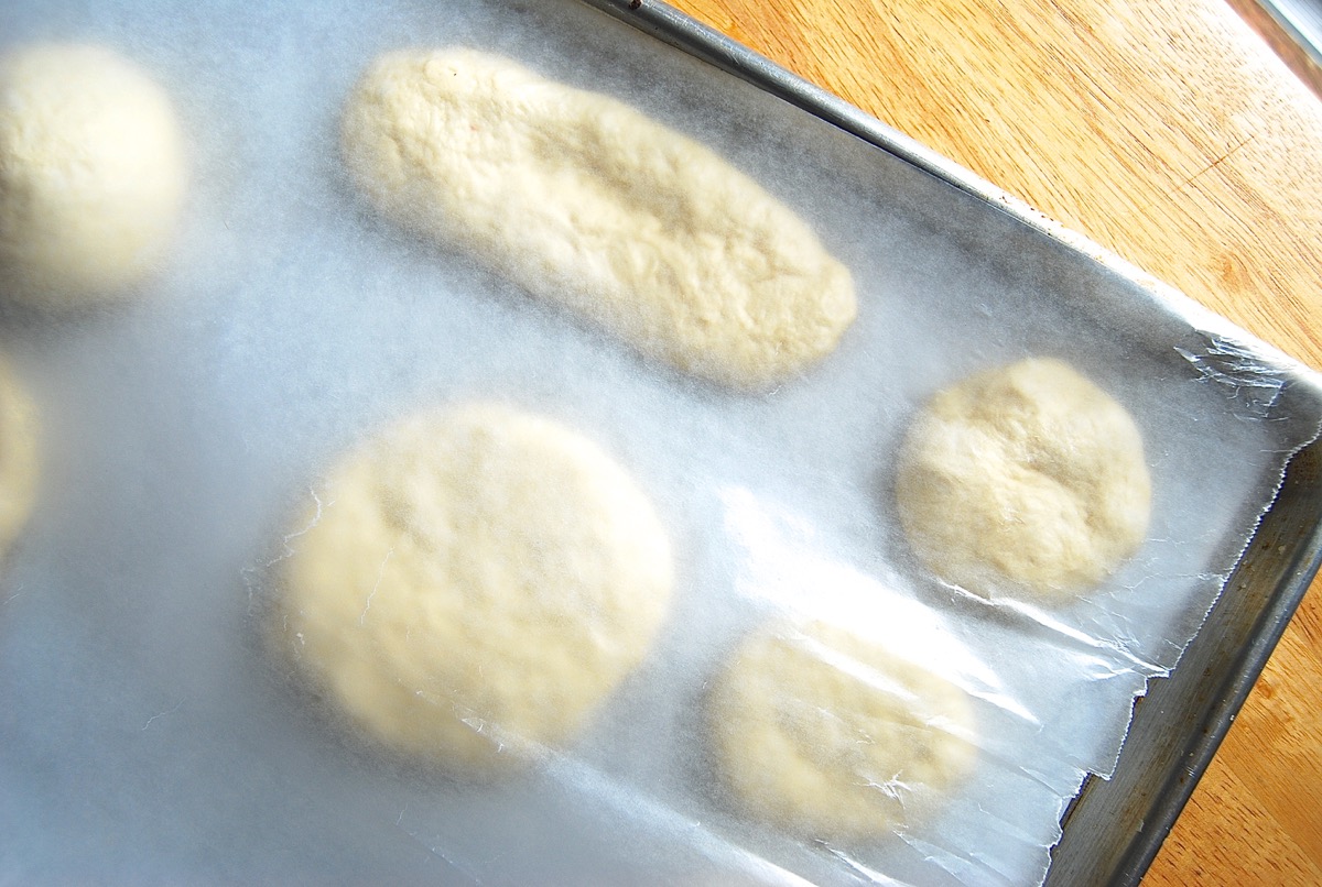 How to make pretzel buns via @kingarthurflourHow to make pretzel buns via @kingarthurflour