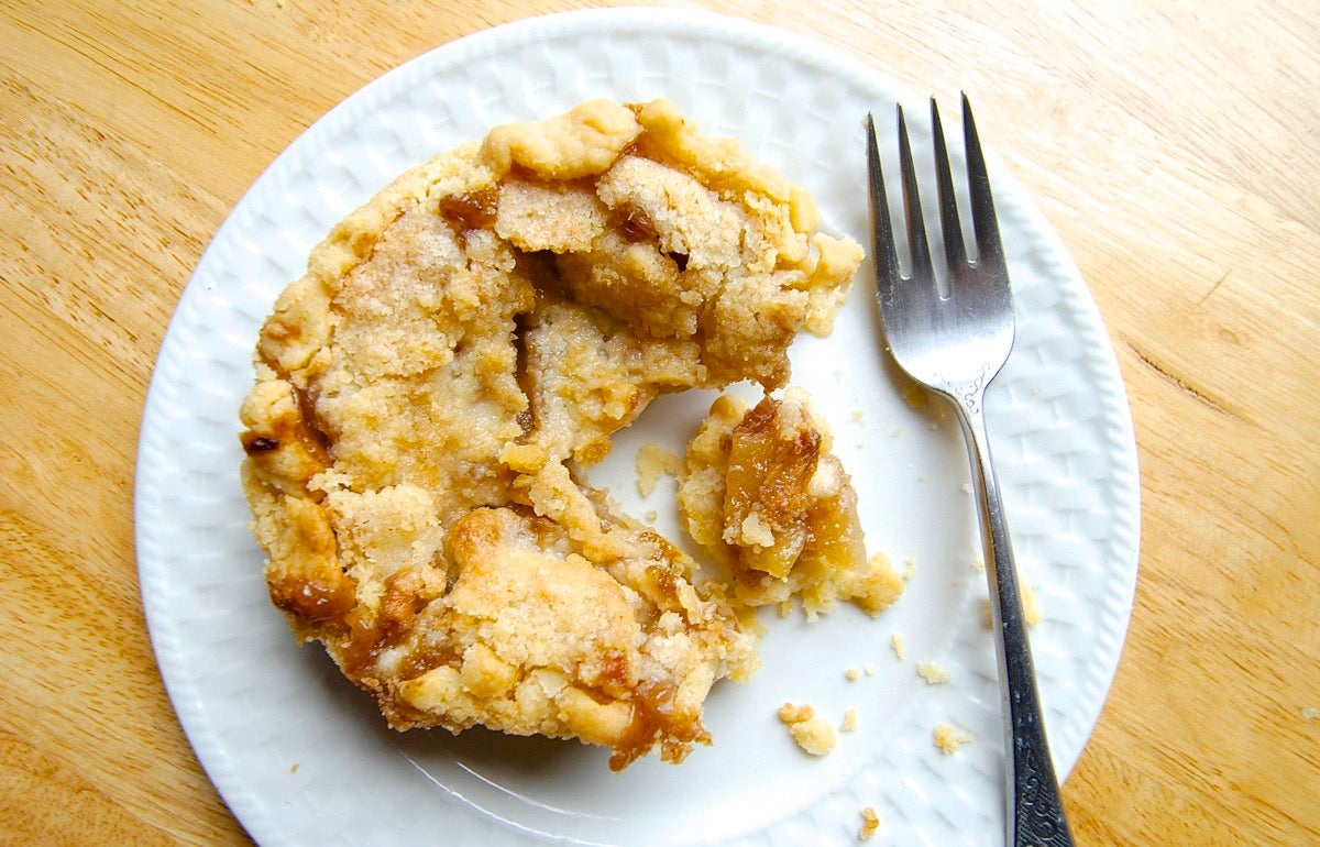 Is King Arthur's Most Popular Apple Pie Any Good? - Peanut Blossom