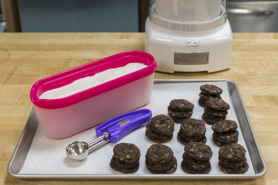 how to make ice cream sandwiches via @kingarthurflour