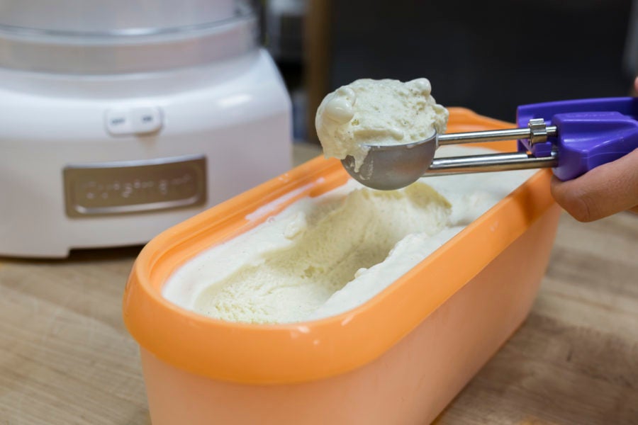 Tips to make homemade ice cream via @kingarthurflour