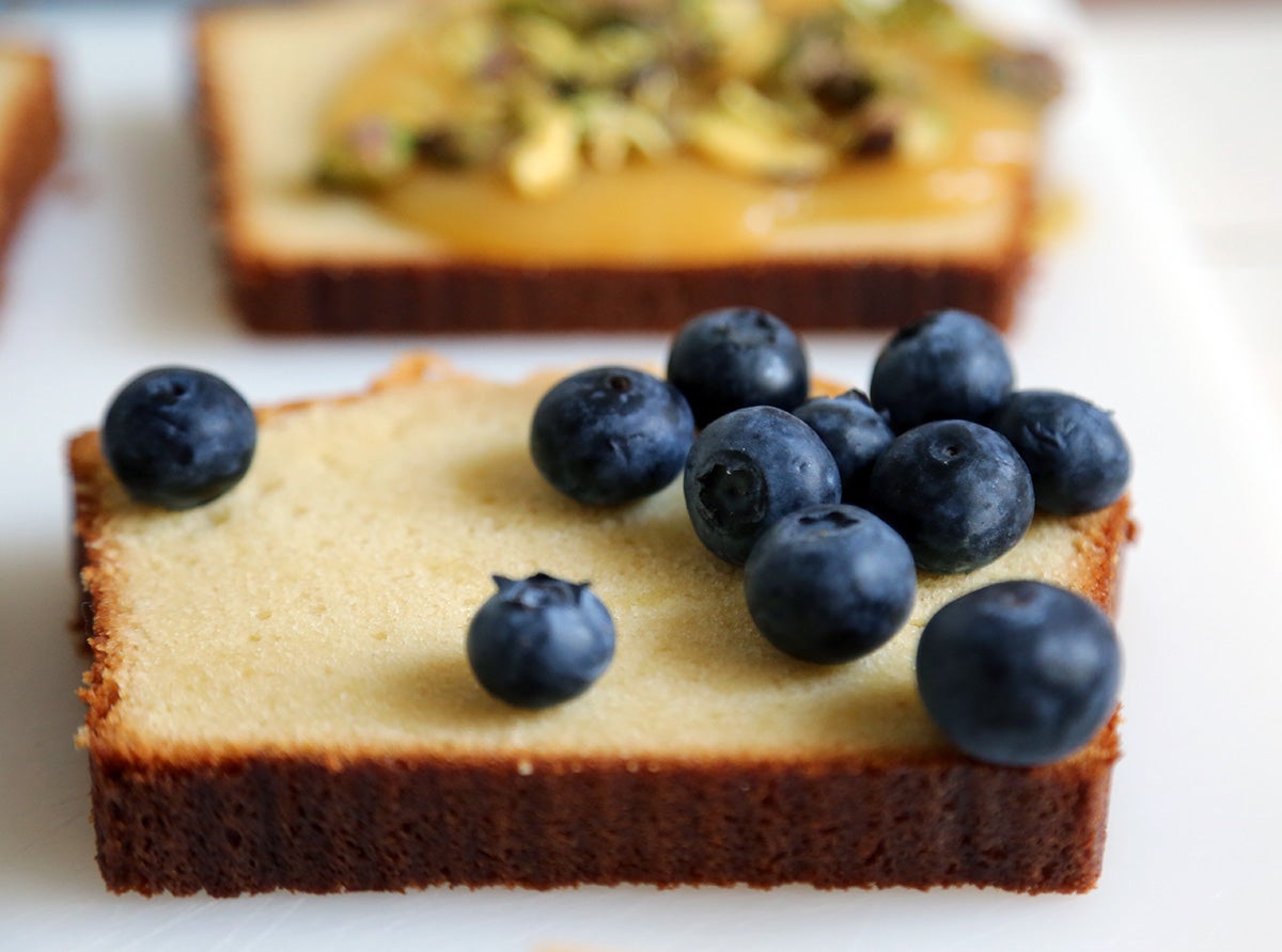 Pound cake via @kingarthurflour