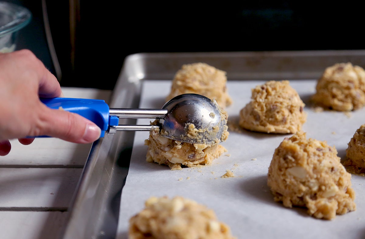 A Baker's Guide to Cookie Scoops - Bake or Break