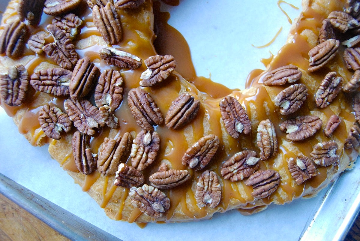 Butter-Pecan Kringle Bakealong via @kingarthurflour