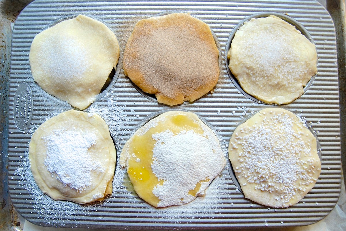 Topping pie crust via @kingarthurflour