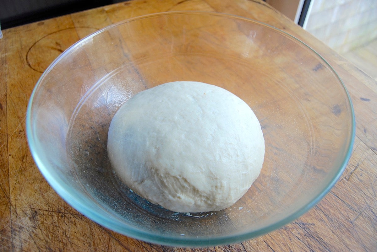 How to make Pizza Party Buns. Bakealong via @kingarthurflour