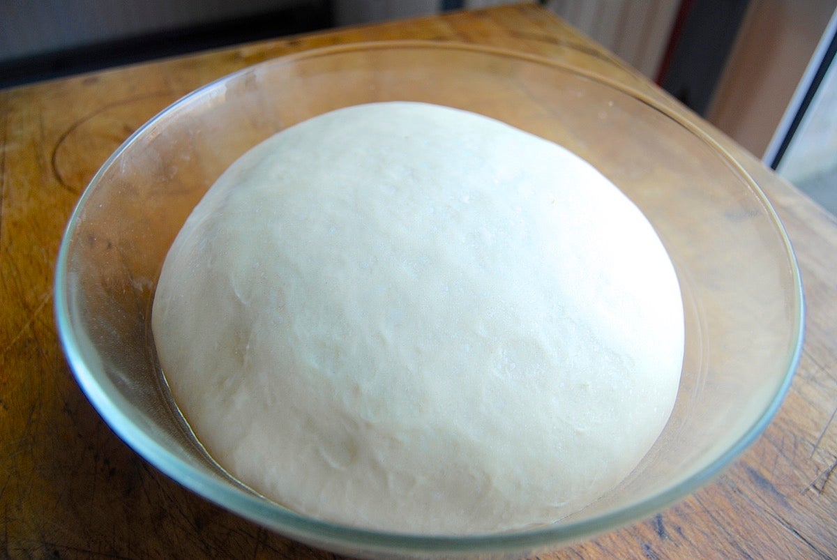 How to make Pizza Party Buns. Bakealong via @kingarthurflour