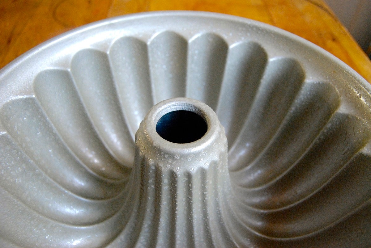 How to Keep a Bundt Cake From Sticking to the Pan