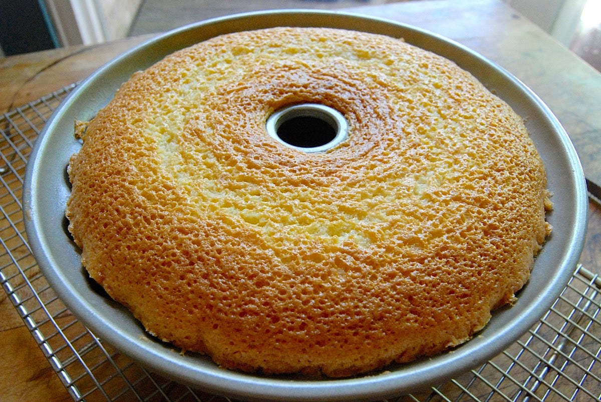 About Preventing Cakes From Getting Stuck in Bundt Cake Pans