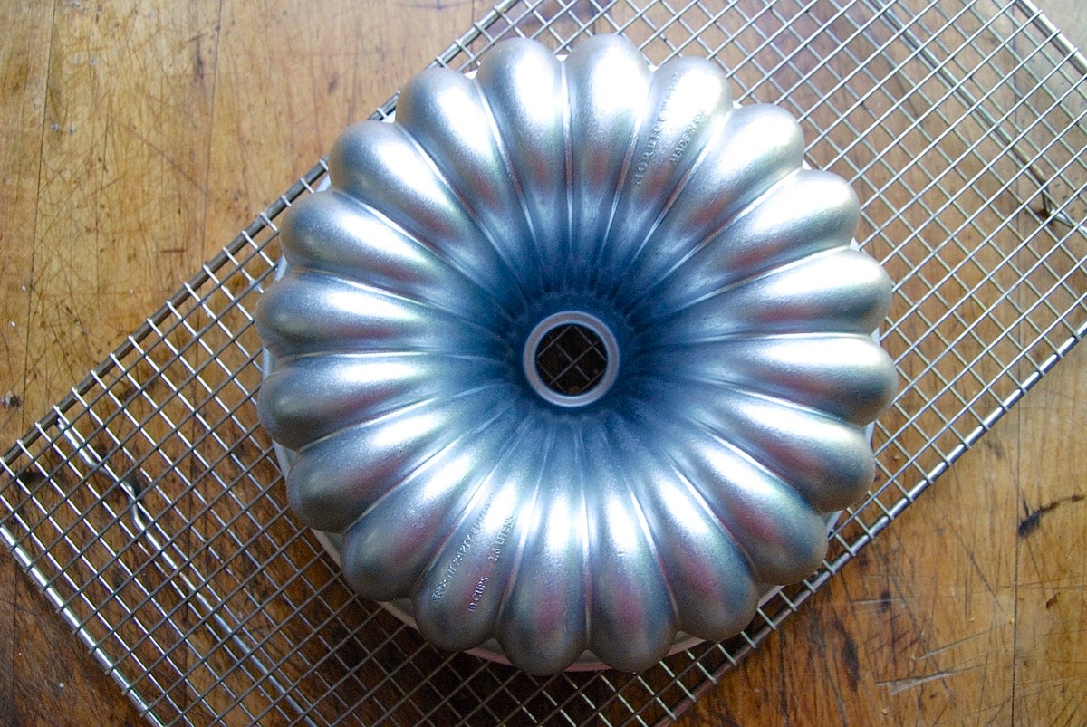 How to Keep a Bundt Cake From Sticking to the Pan