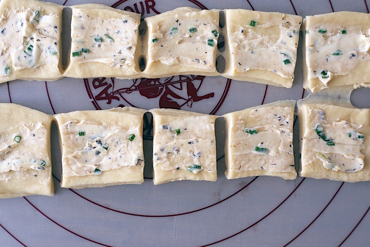 Butterflake Herb Loaf Bakealong via @kingarthurflour