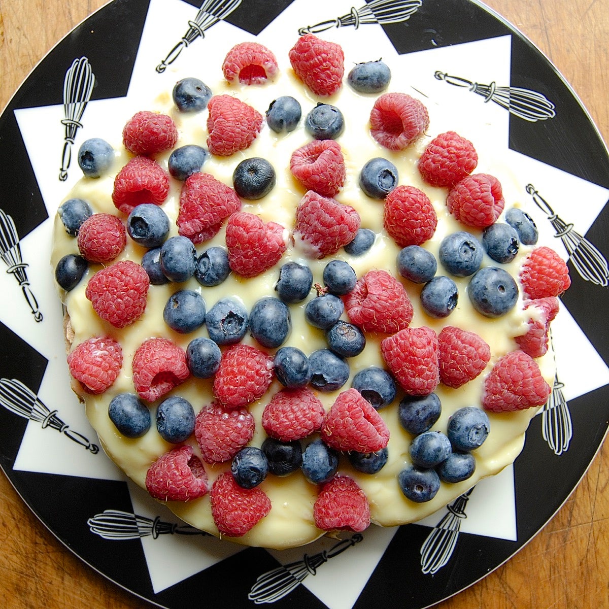 Berry Blitz Torte Bakealong via @kingarthurflour