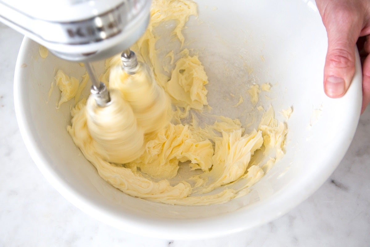 Classic Vanilla Bundt Cake via @kingarthurflour