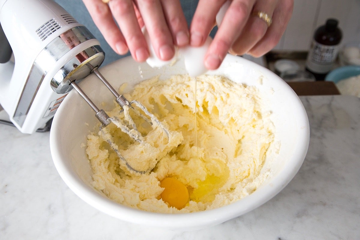 Classic Vanilla Bundt Cake via @kingarthurflour