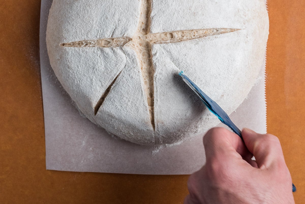 Tips for scoring bread dough via @kingarthurflour