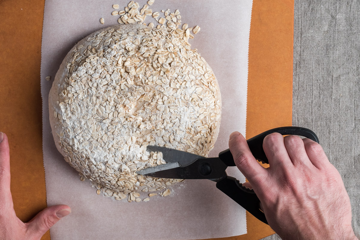Tips for scoring bread dough via @kingarthurflour