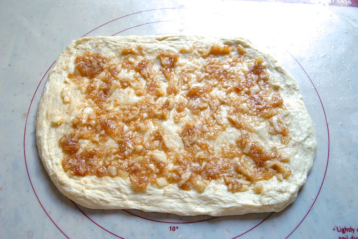 Cinnamon-Apple Twist Bread Bakealong via @kingarthurflour