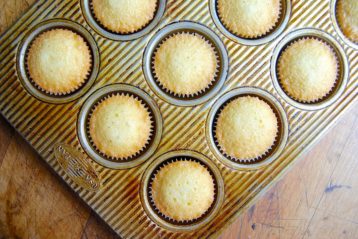 Cupcakes for Sharing via @kingarthurflour