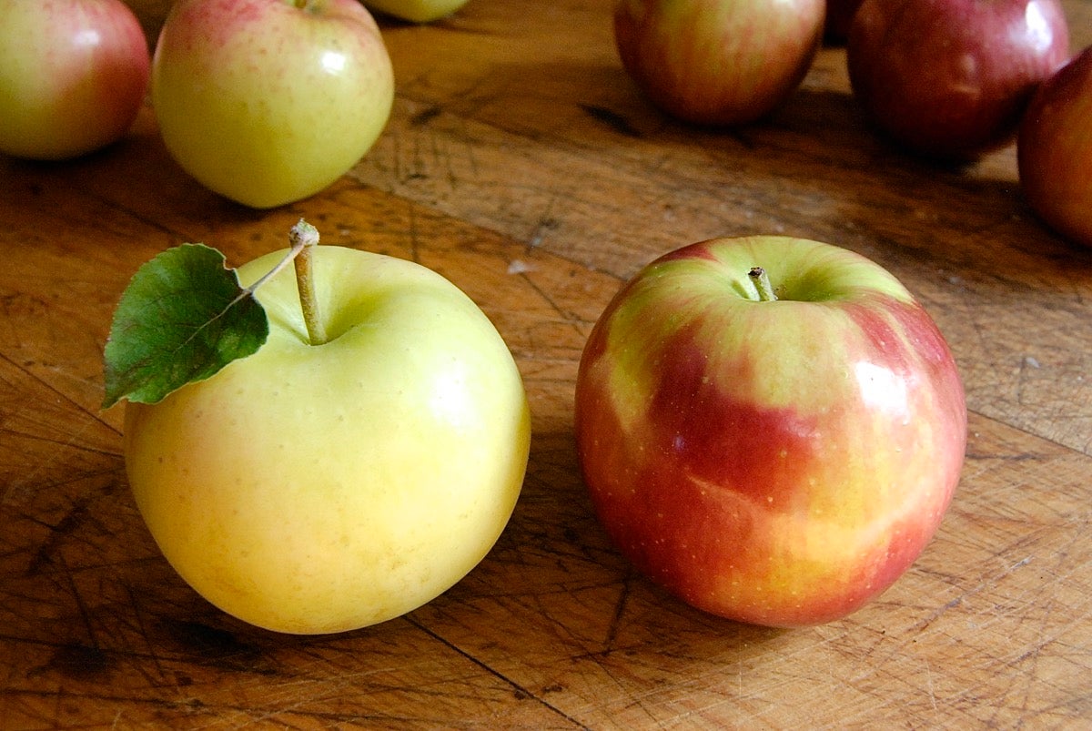 How to Prevent the Gap in Pie Crust via @kingarthurflour