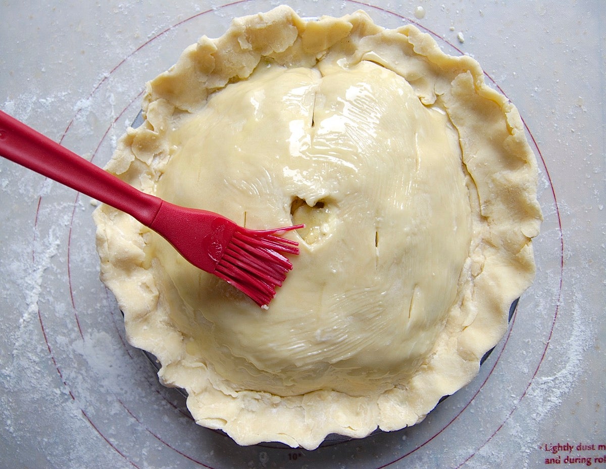 How to Prevent the Gap in Pie Crust via @kingarthurflour