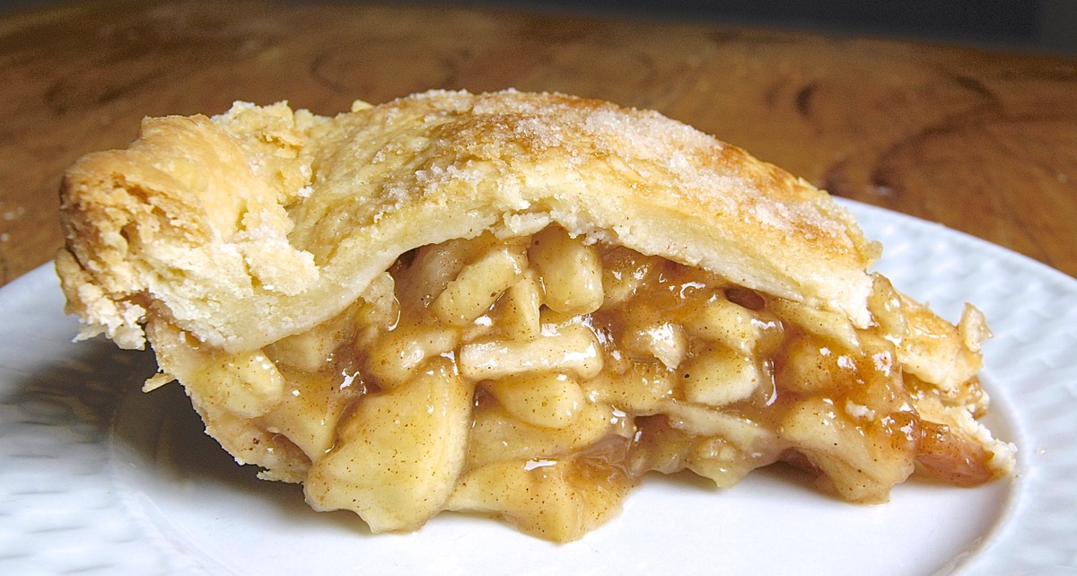 How to Prevent the Gap in Pie Crust via @kingarthurflour