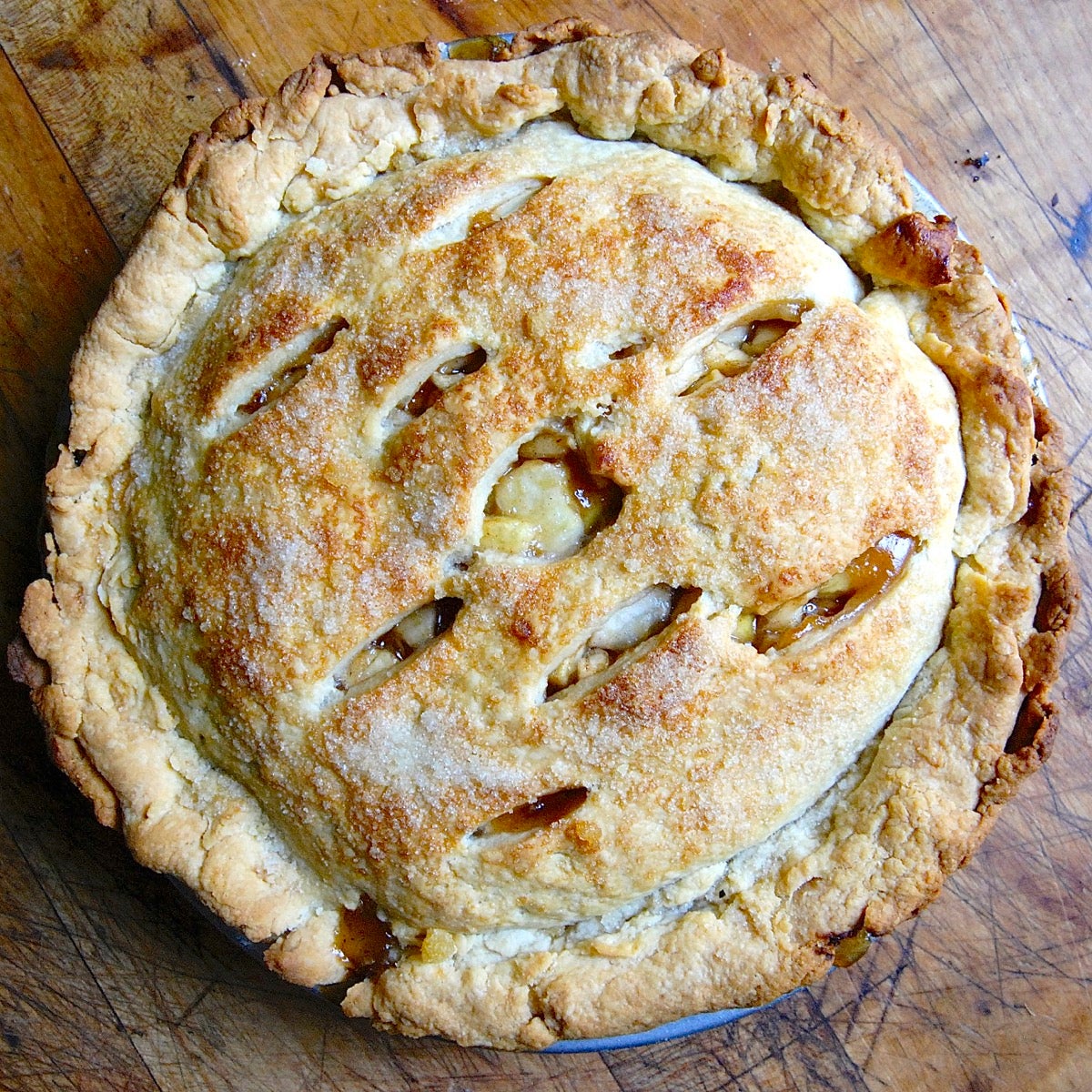 How to Prevent the Gap in Pie Crust via @kingarthurflour