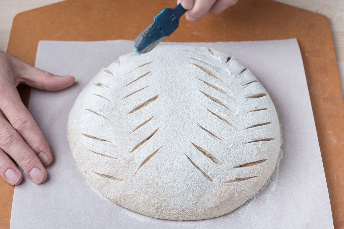 Decorative Cuts via @kingarthurflour