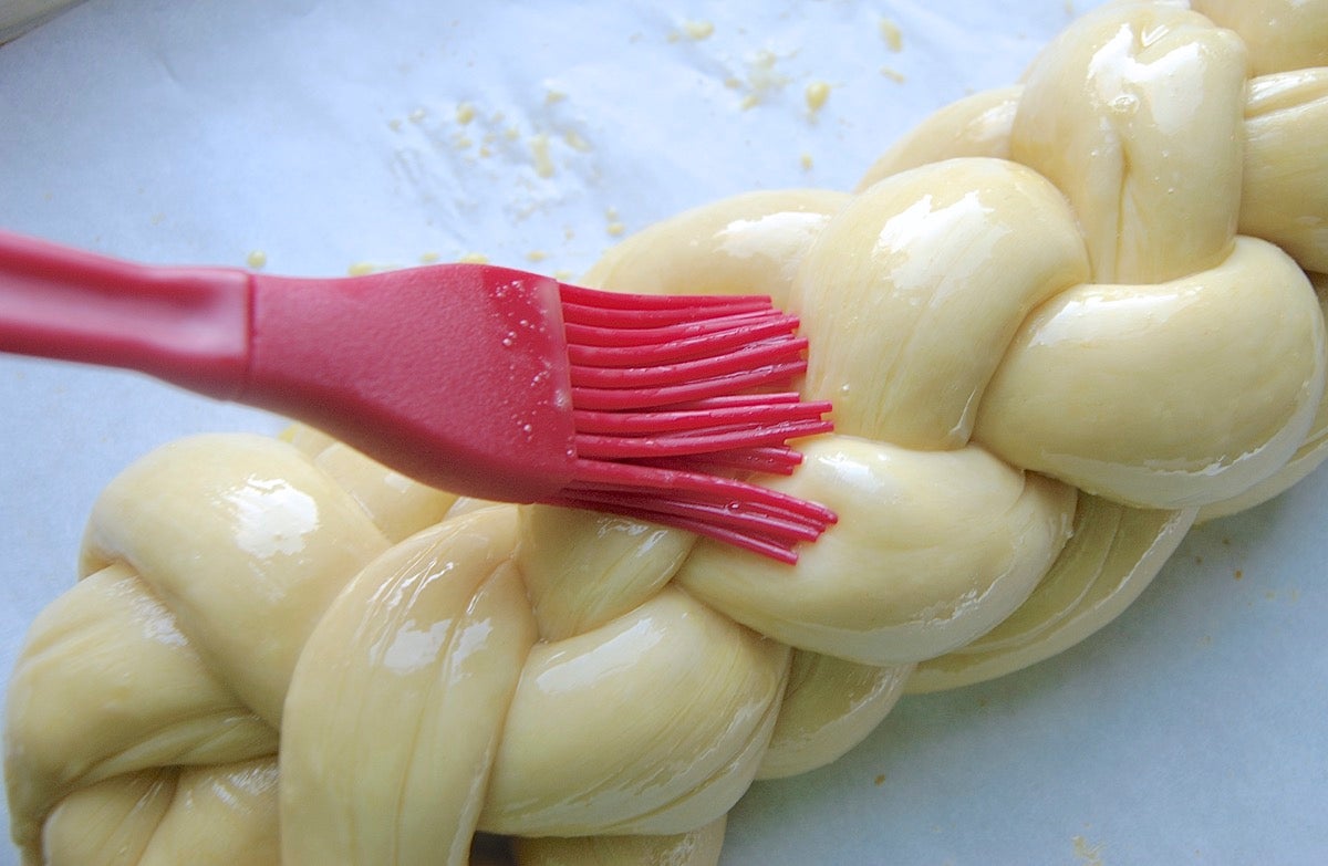 Classic Challah Bakealong via @kingarthurflour