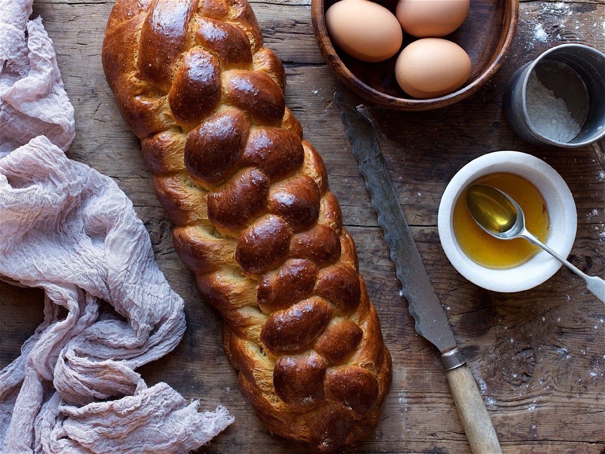 Classic Challah Bakealong via @kingarthurflour