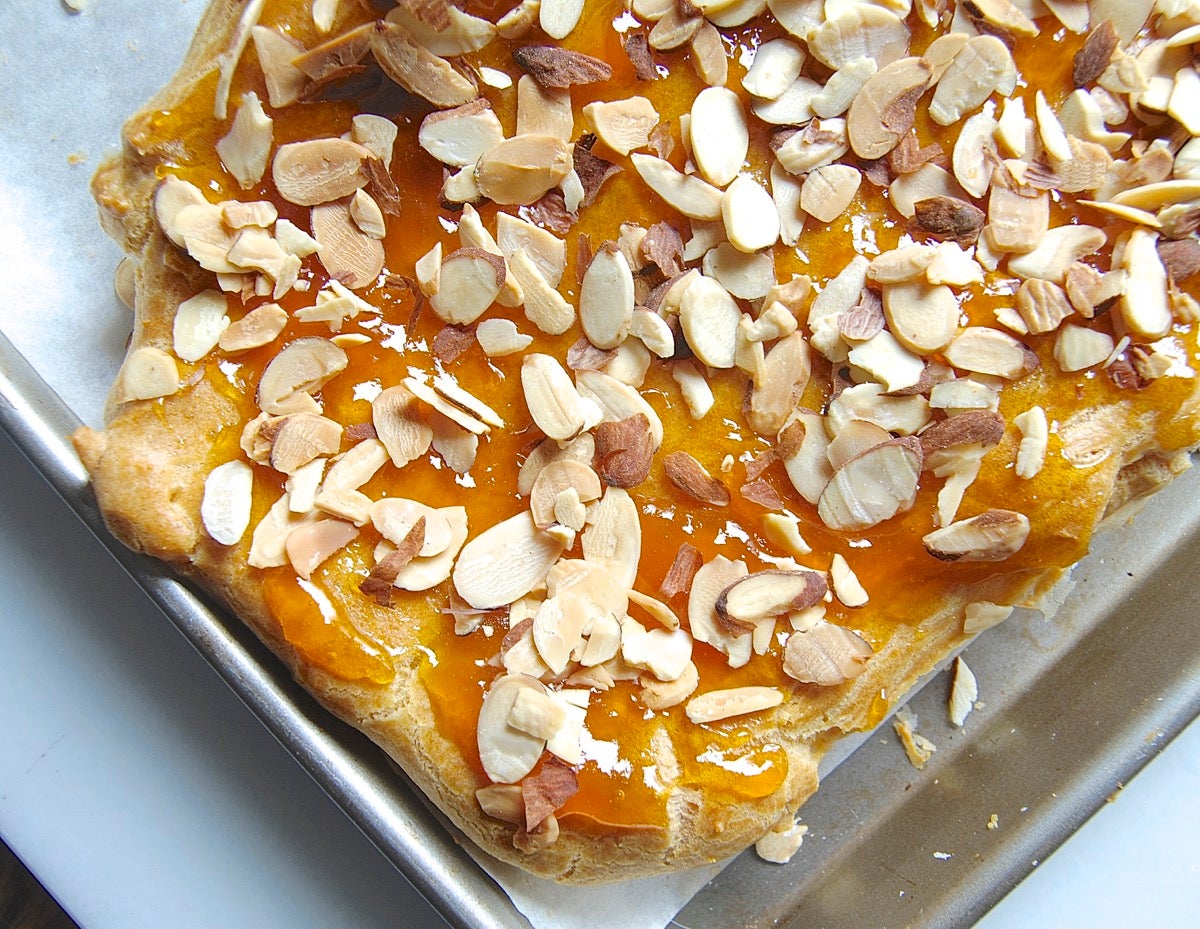 Almond Puff Loaf Bakealong via @kingarthurflour