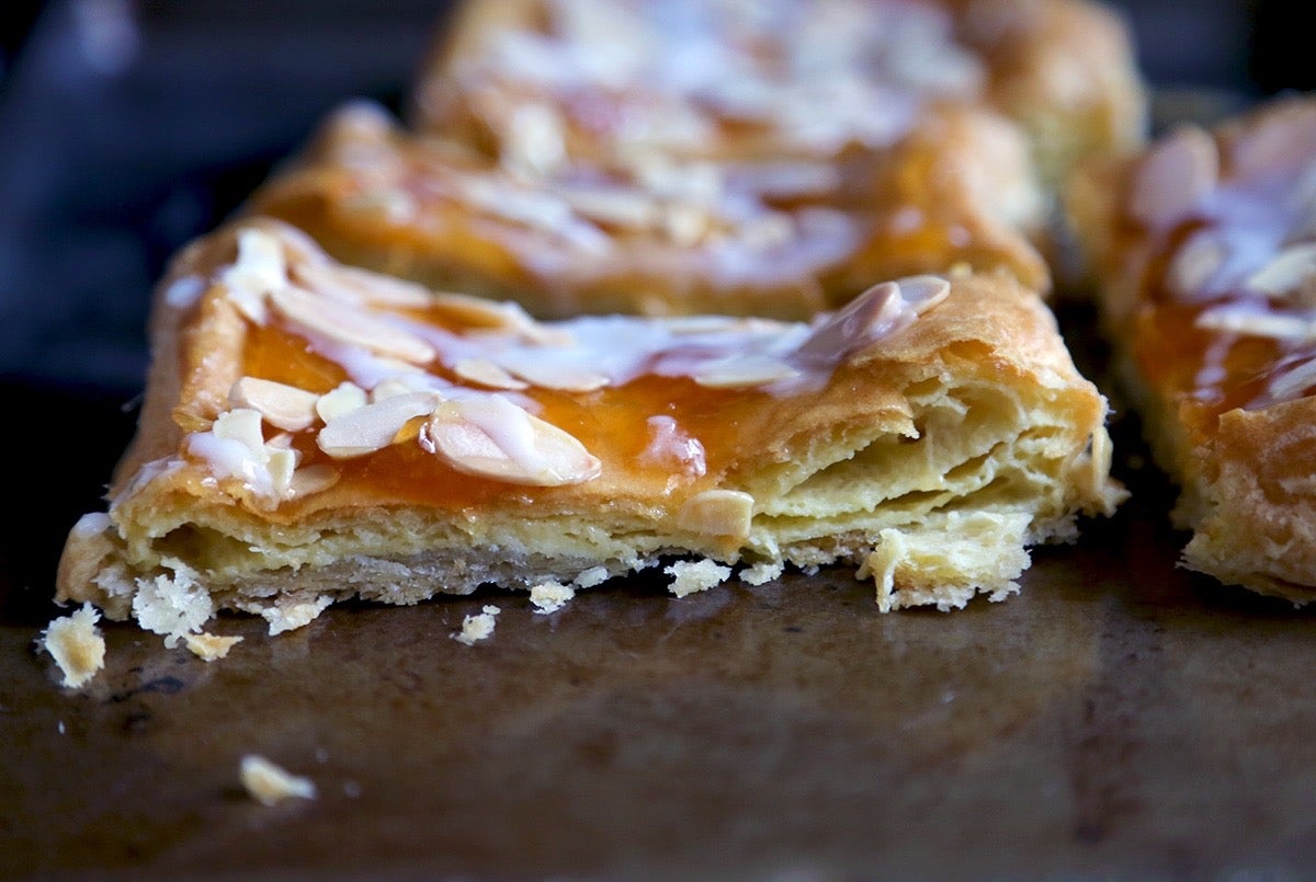 Almond Puff Loaf Bakealong via @kingarthurflour