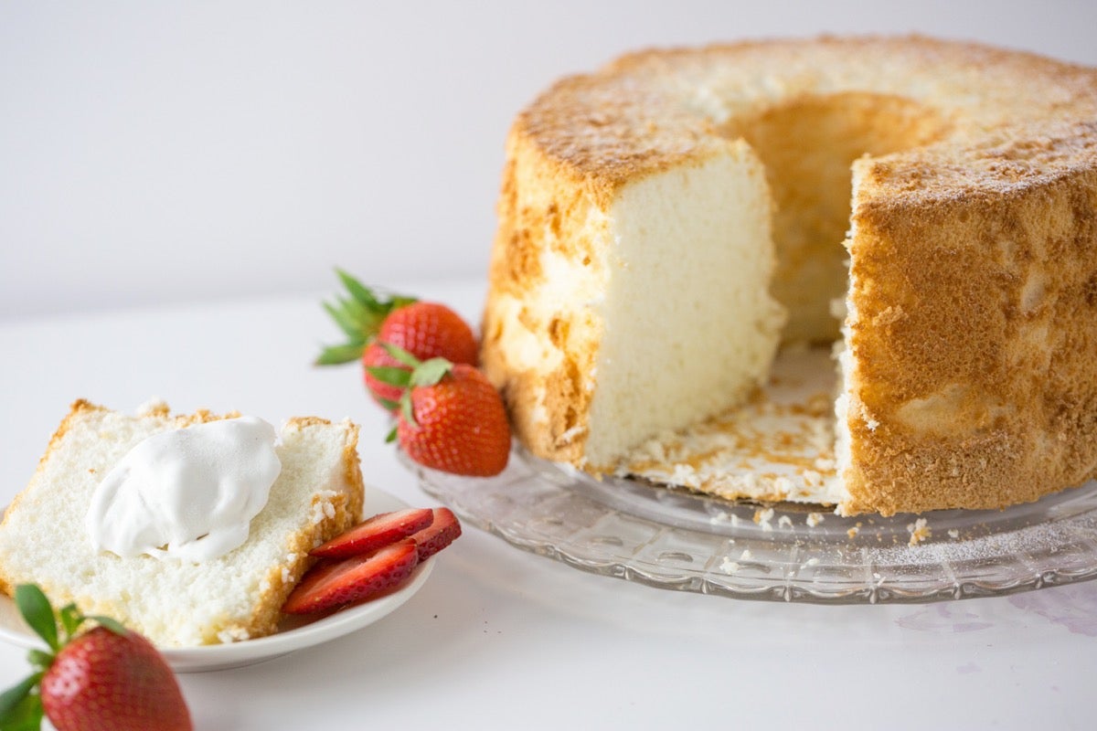 Angel Food Cake via @kingarthurflour