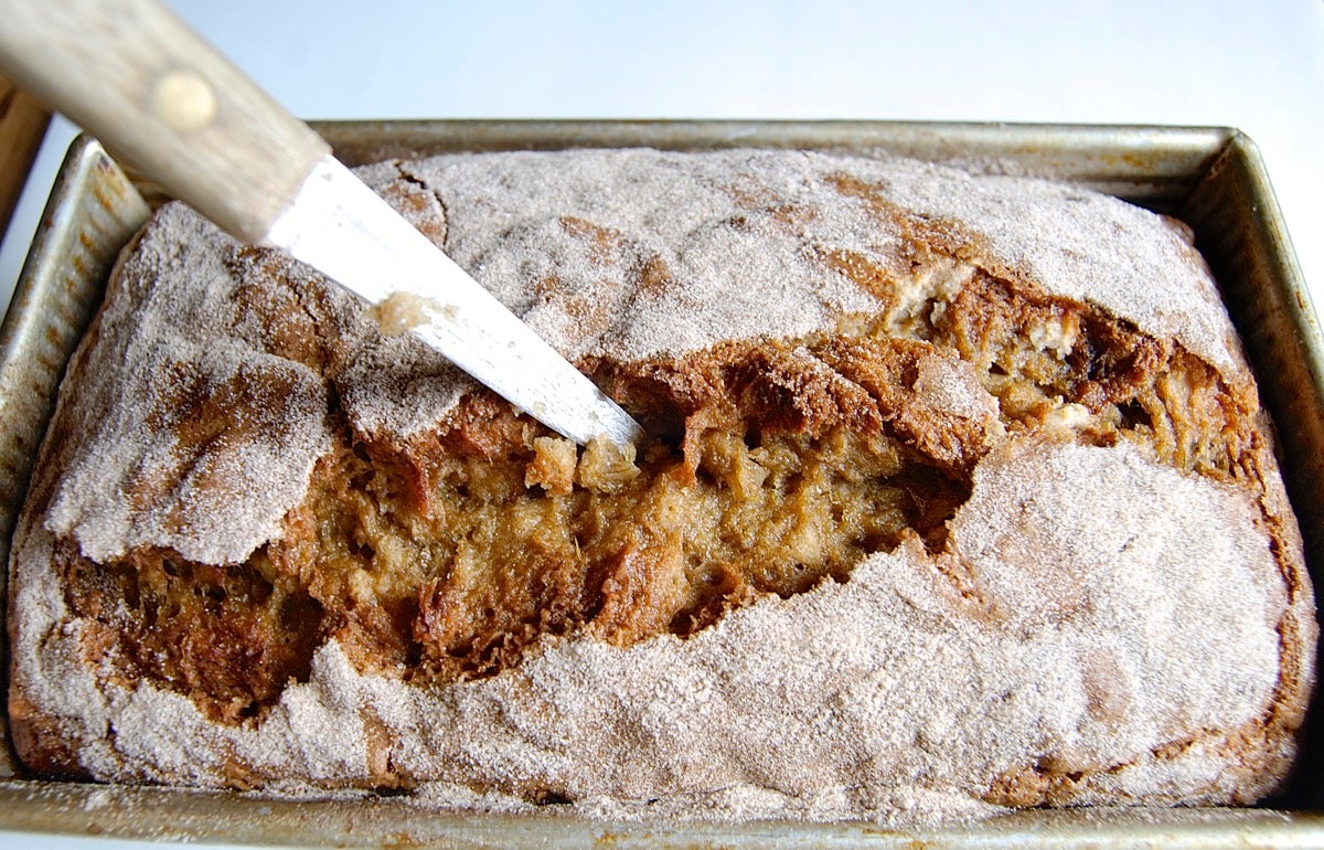 How to tell when banana bread is done via @kingarthurflour