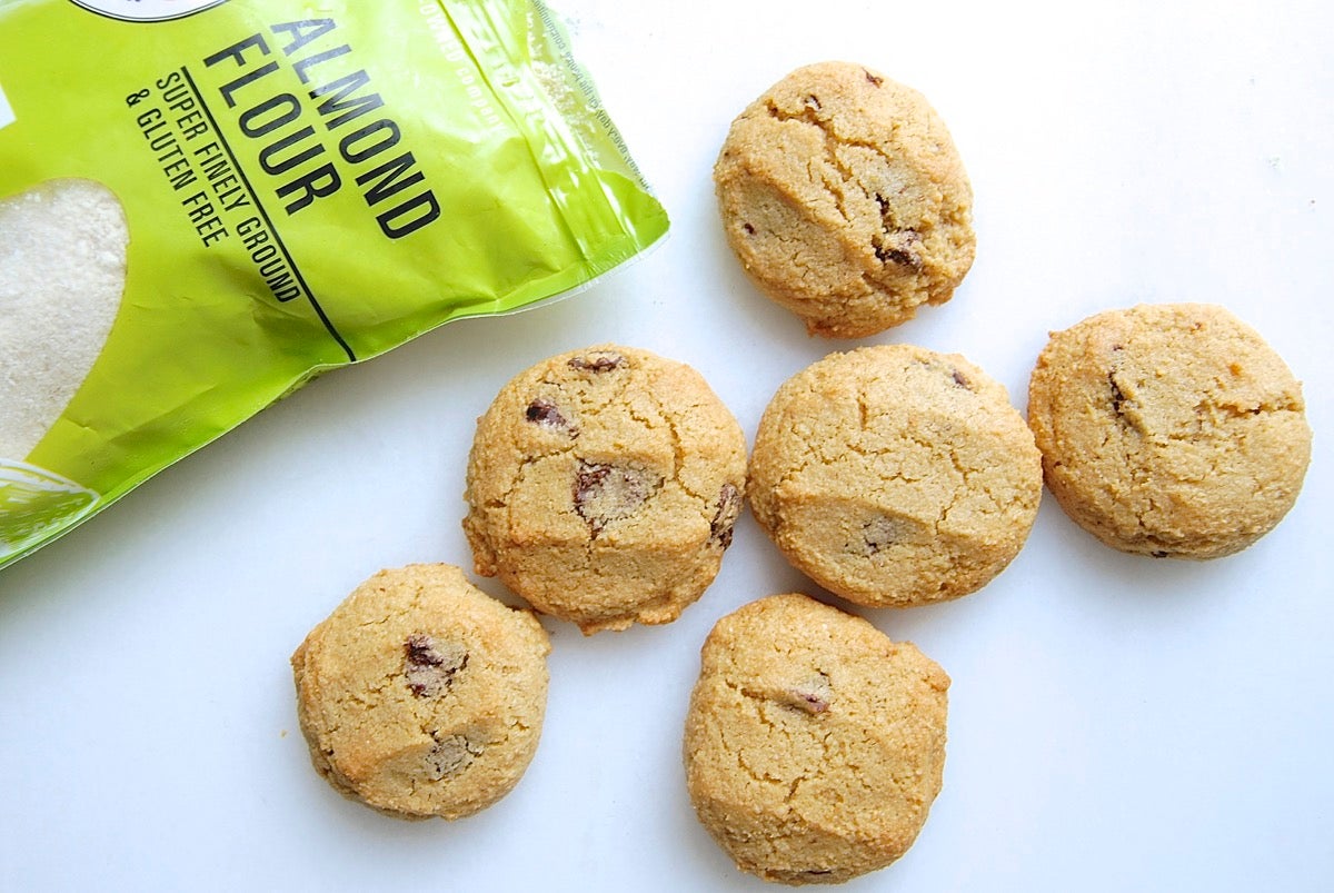 Gluten-Free Chocolate Chip Cookies via @kingarthurflour