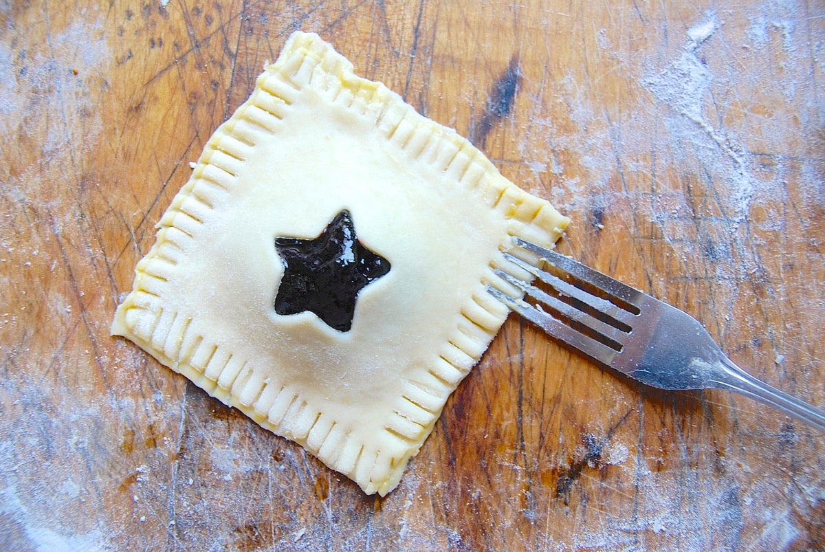 Return of Hand Pies via @kingarthurflour