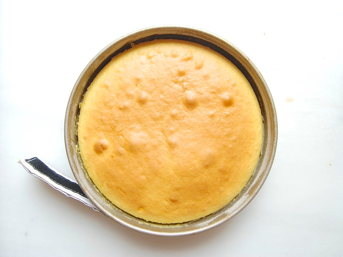 Bake Cake Evenly via @kingarthurflour